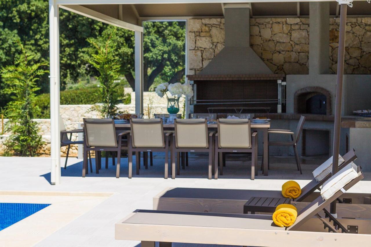 Luxury Cretan With Private Pools *