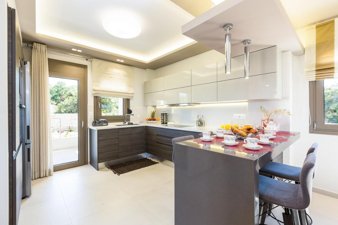 Villa Luxury Cretan With Private Pools *