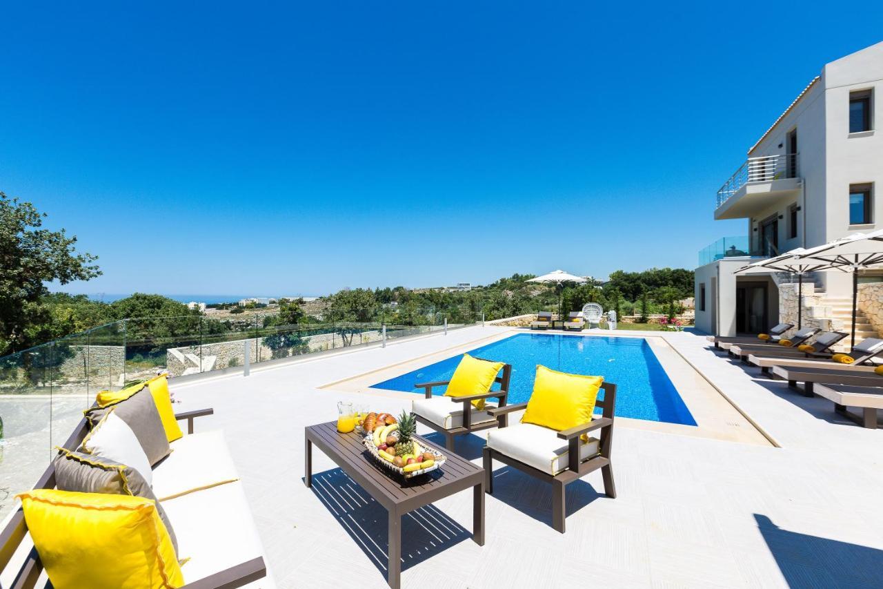 Luxury Cretan With Private Pools Villa *