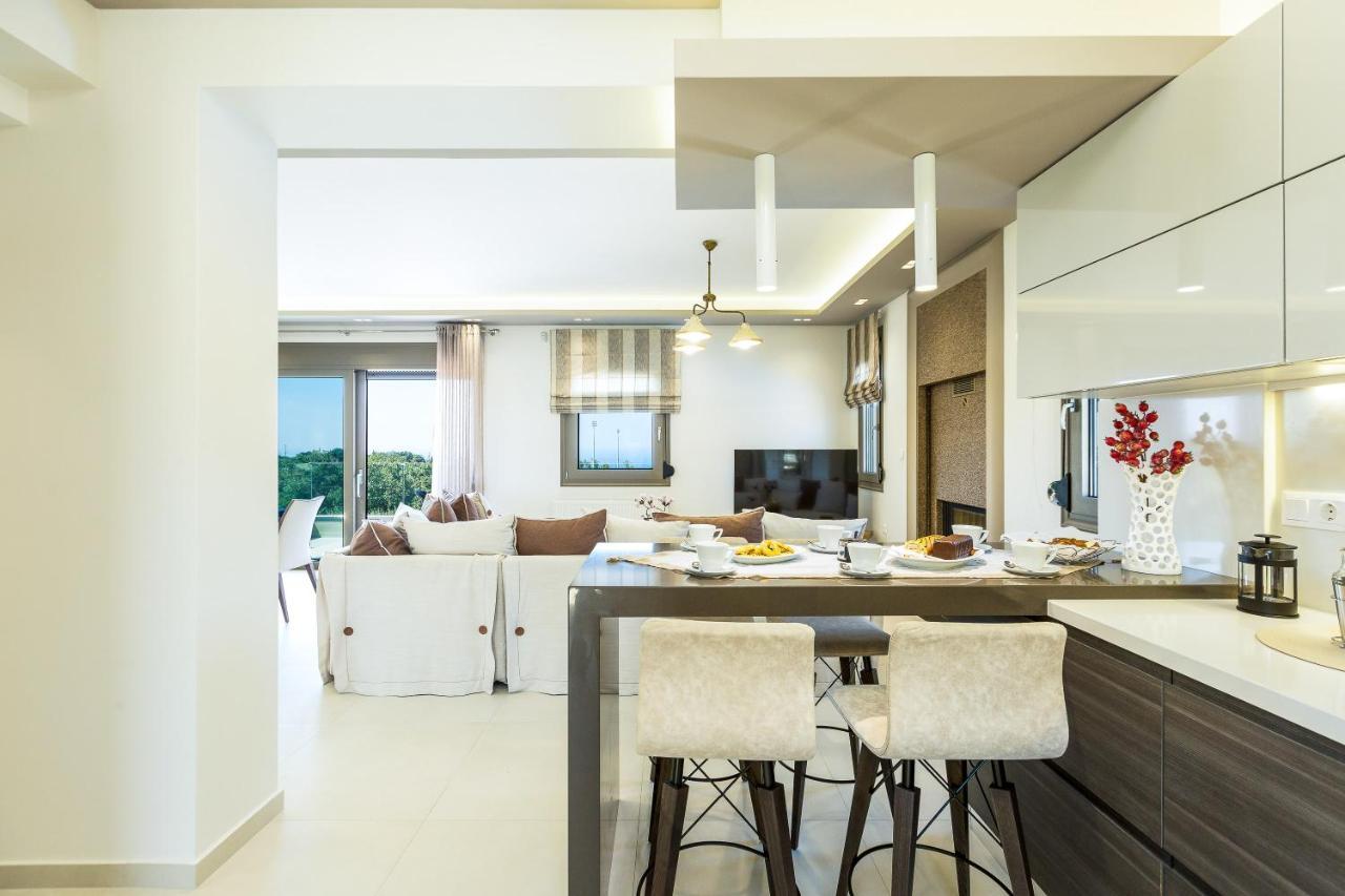 Luxury Cretan With Private Pools Villa *