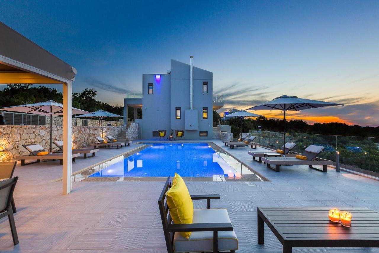 Luxury Cretan With Private Pools