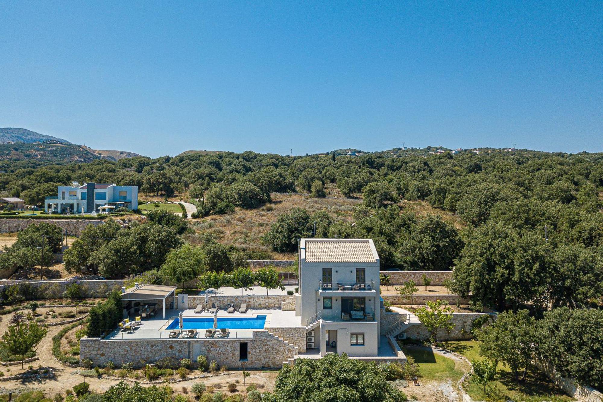 Luxury Cretan With Private Pools Villa